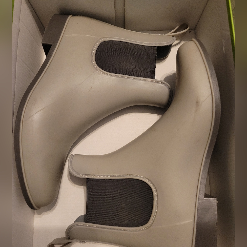 Sam Edelman rain boots - Picture 3 of 7